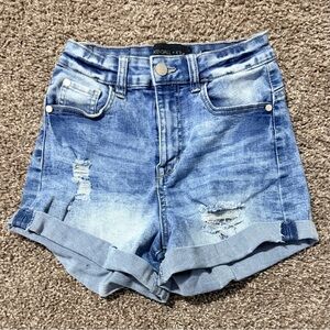 KENDALL & KYLIE The Icon Short Jeans